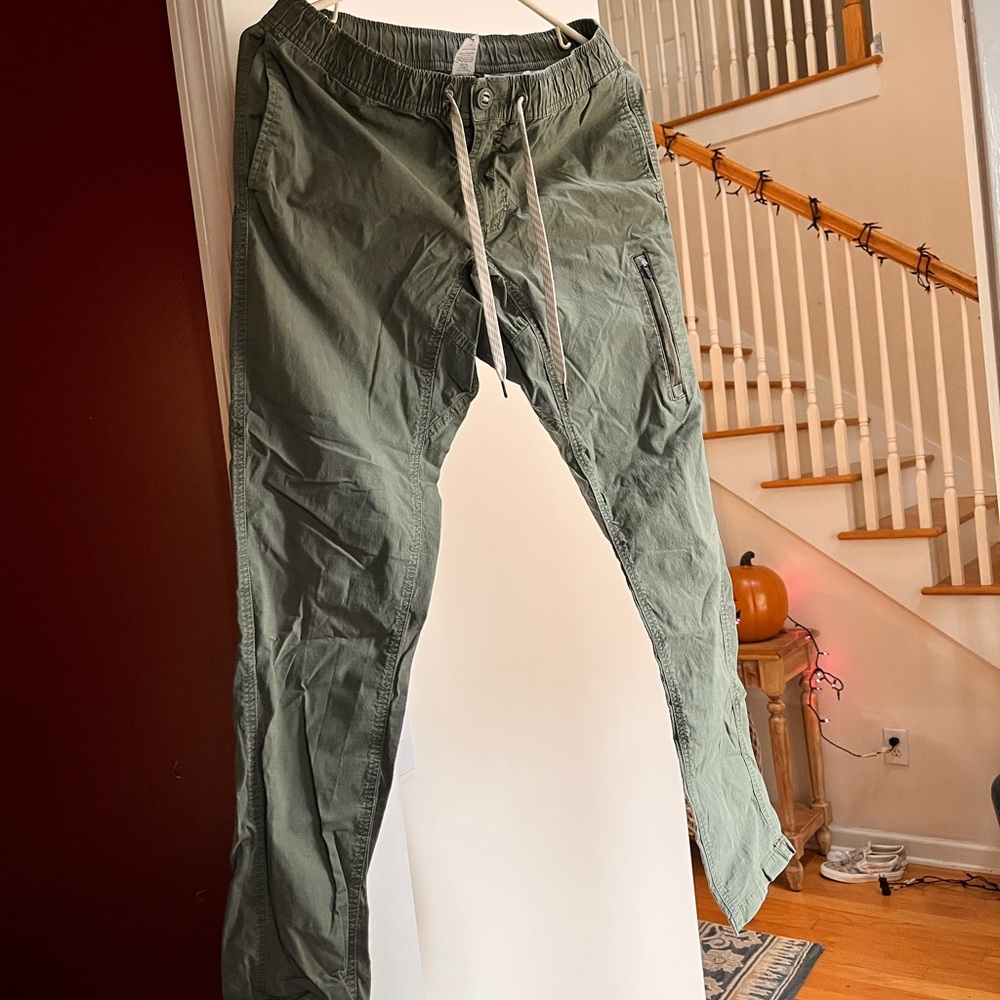 Mens Vuori Ripstop pants army green size Medium